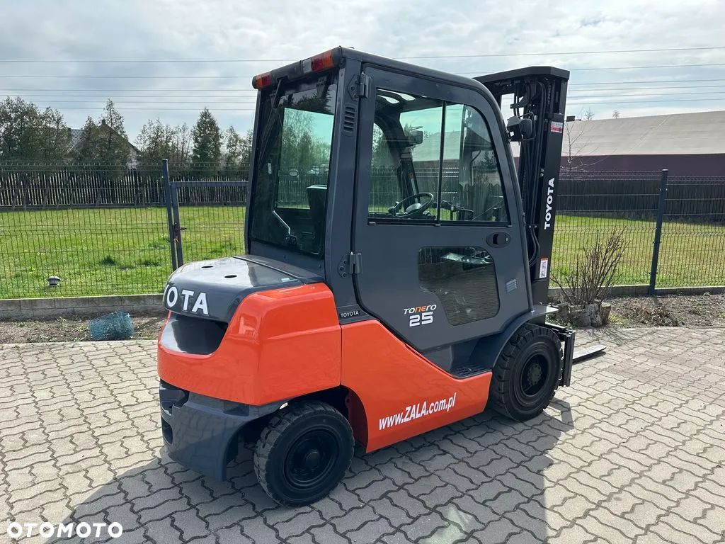 Toyota 02-8FDF25 - 1