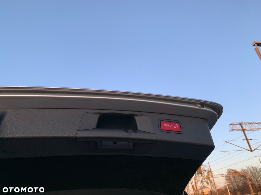 Mercedes-Benz Klasa E 220 d 4-Matic Avantgarde - 8