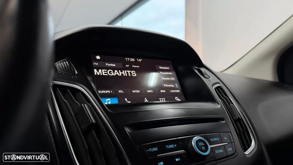 Ford Focus 1.0 EcoBoost Titanium - 23