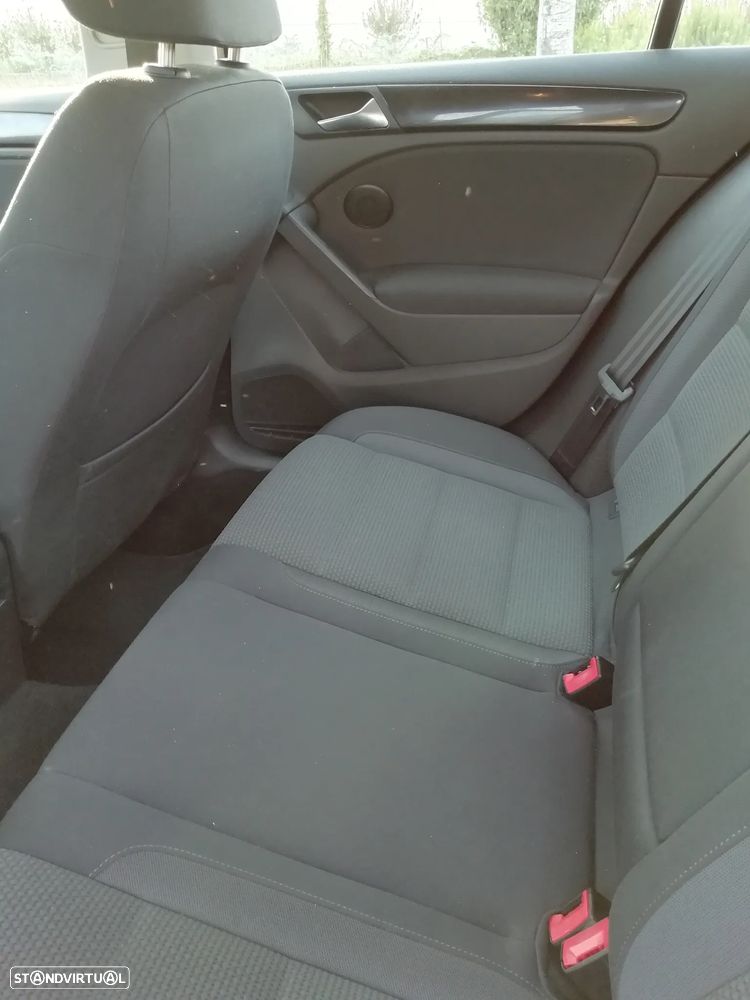 VW Golf 1.6 TDi Confortline - 11