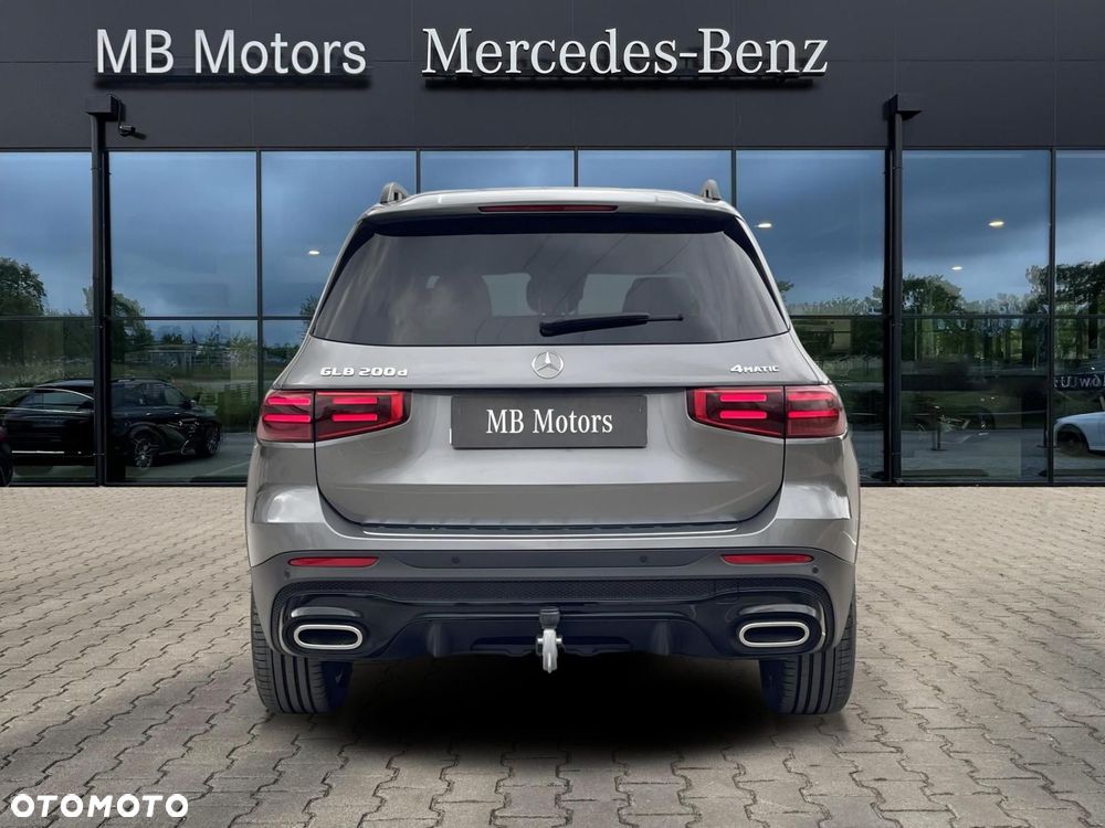 Mercedes-Benz GLB - 8
