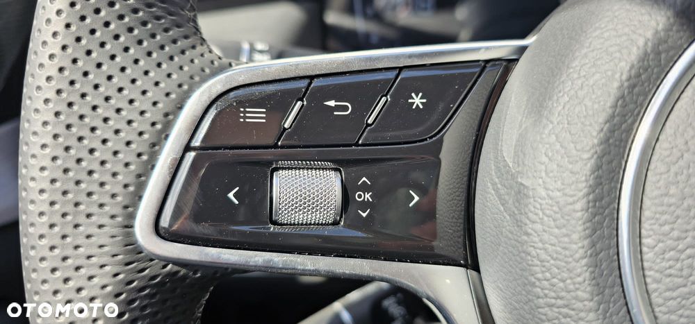 Hongqi H5 2.0T Comfort - 18