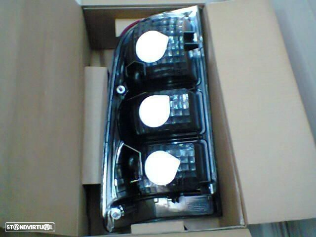 farolins stop toyota hilux 2005 até 2011 (novos) - 2