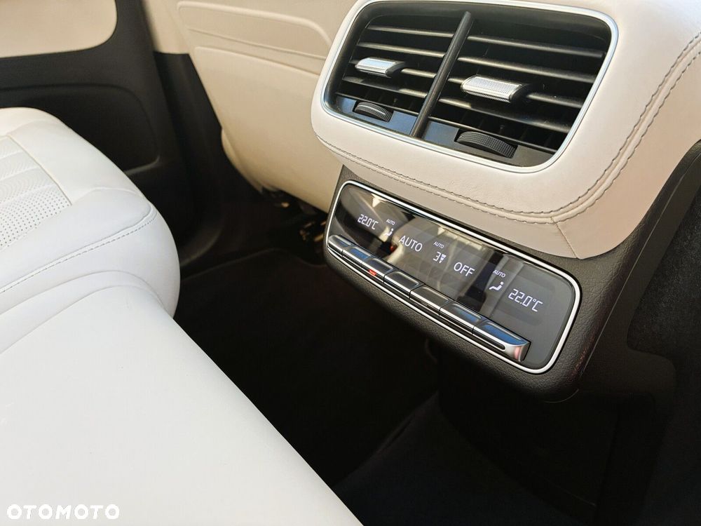 Mercedes-Benz GLS - 17