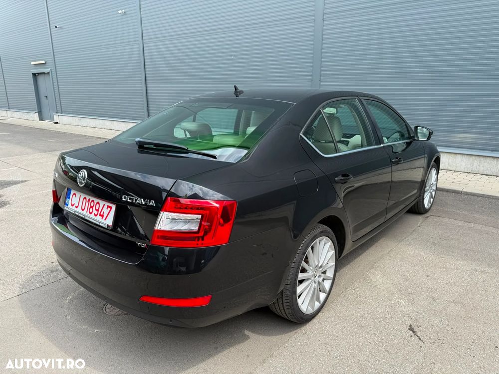Skoda Octavia 2.0 TDI Green tec DSG Elegance - 2