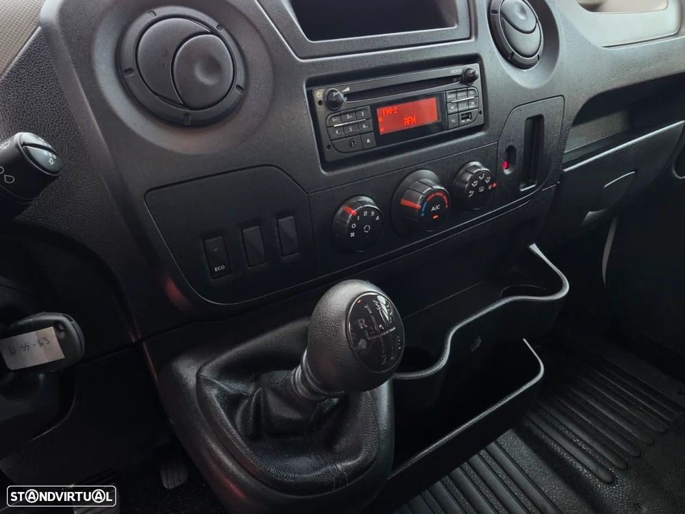 Renault Master 2.3 dCi 125.35 L4 MJ - 11