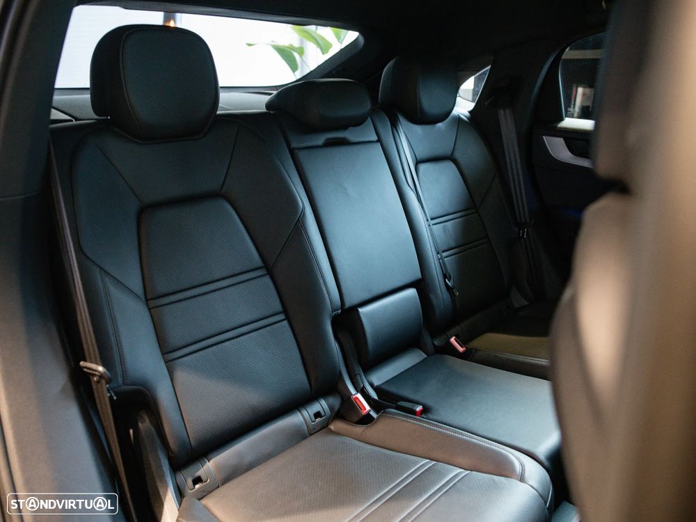 Porsche Cayenne Coupé E-Hybrid - 38