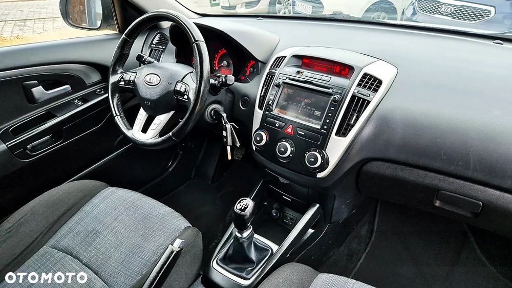 Kia Ceed 1.4 CVVT Dream-Team Edition - 39