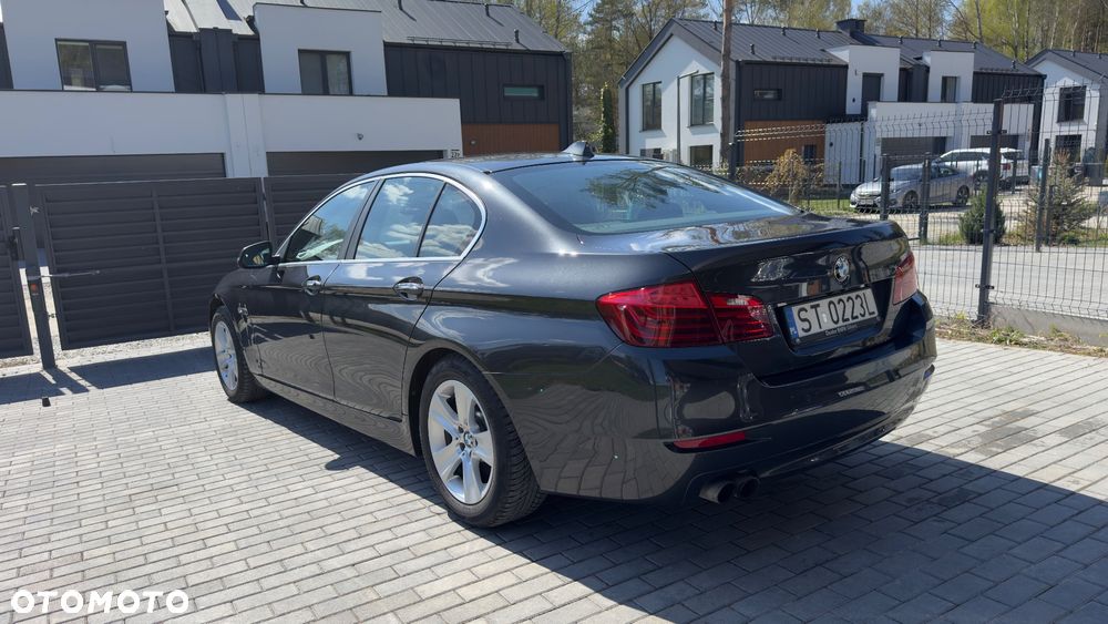 BMW Seria 5 528i xDrive Modern Line - 3