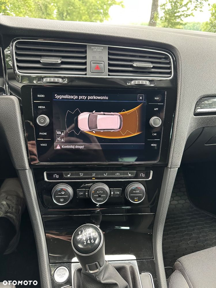 Volkswagen Golf VII 1.5 TSI BMT Highline - 14
