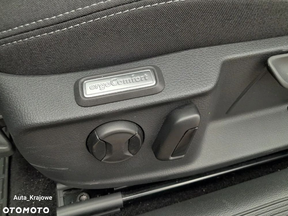 Volkswagen Passat 2.0 TSI Business DSG - 28