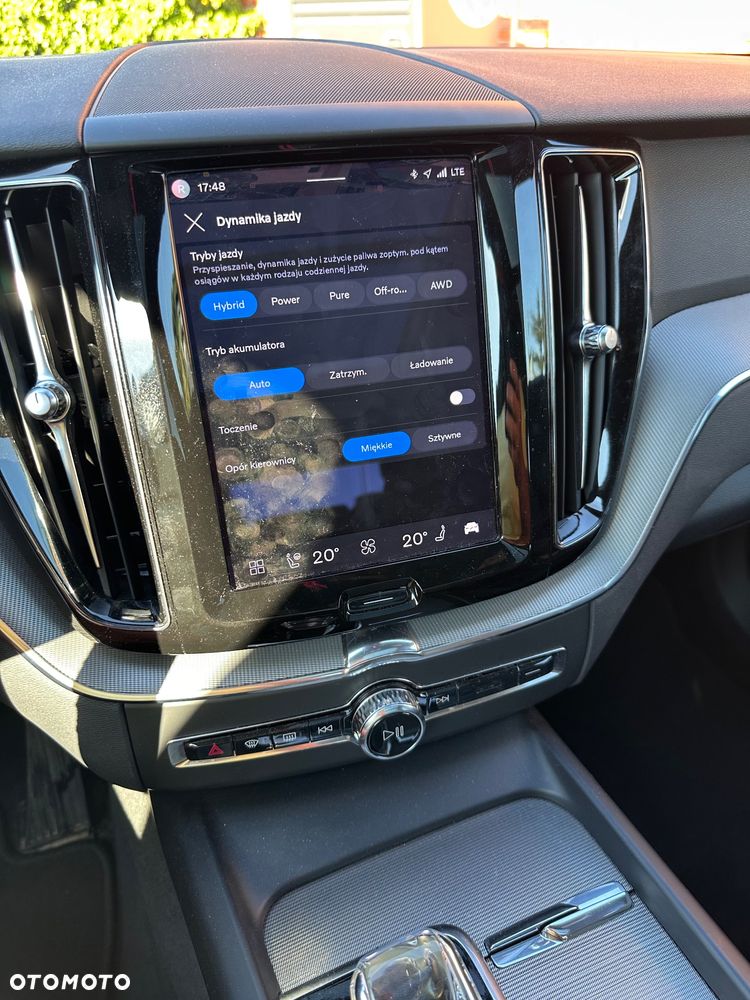 Volvo XC 60 T6 Plug-In Hybrid AWD Plus Dark - 9