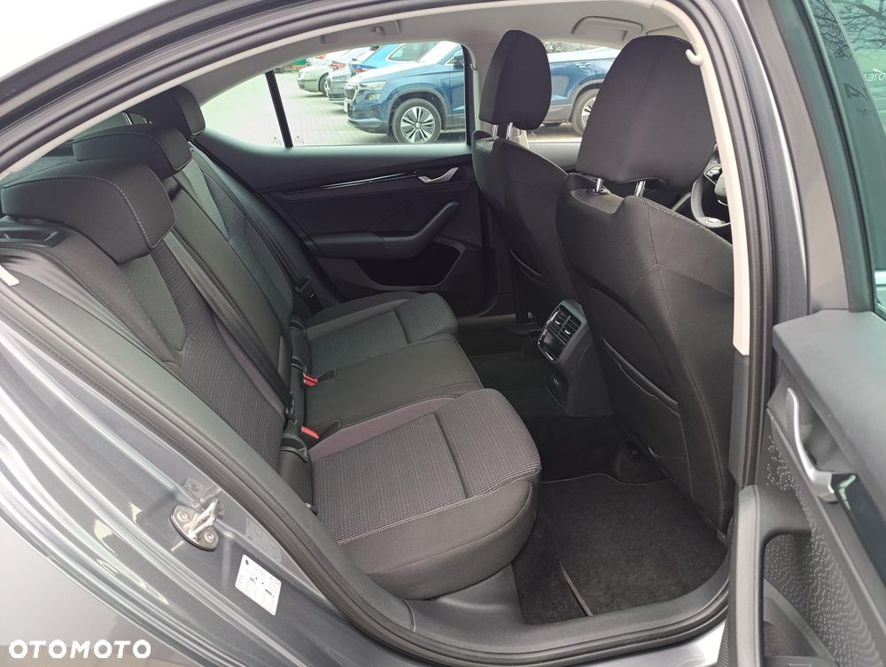 Skoda Octavia 1.5 TSI mHEV Selection DSG - 19