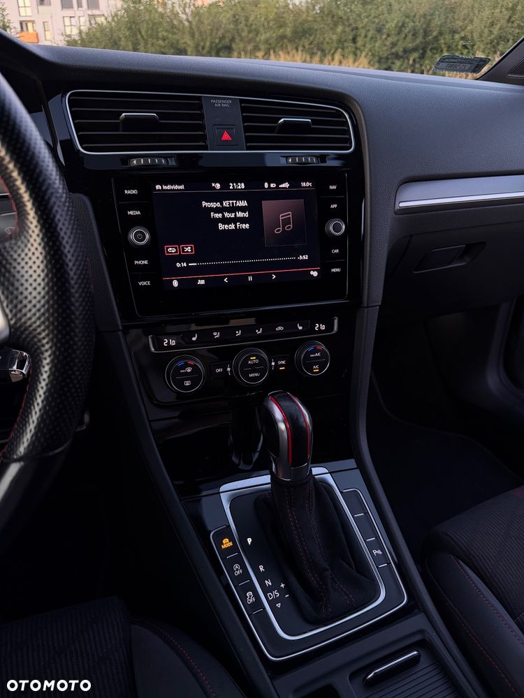 Volkswagen Golf 2.0 TSI GTI TCR DSG - 8