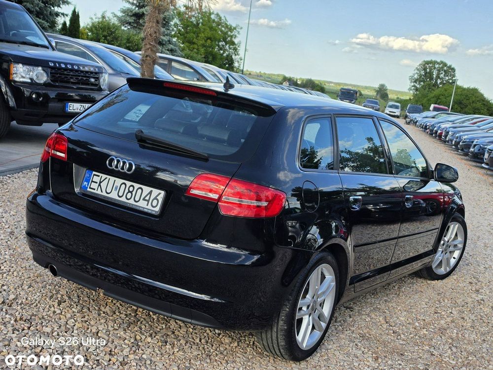 Audi A3 Sportback 1.6 TDI DPF S line Sportpaket - 25