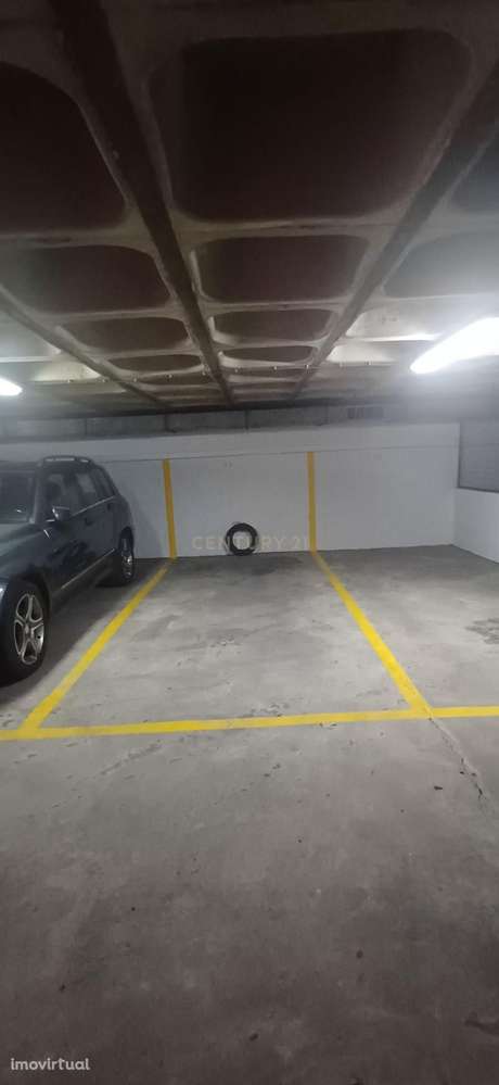 Lugar de Garagem 12 m² à Venda no Estoril – Centro Comercial Grande Ga - Grande imagem: 2/6