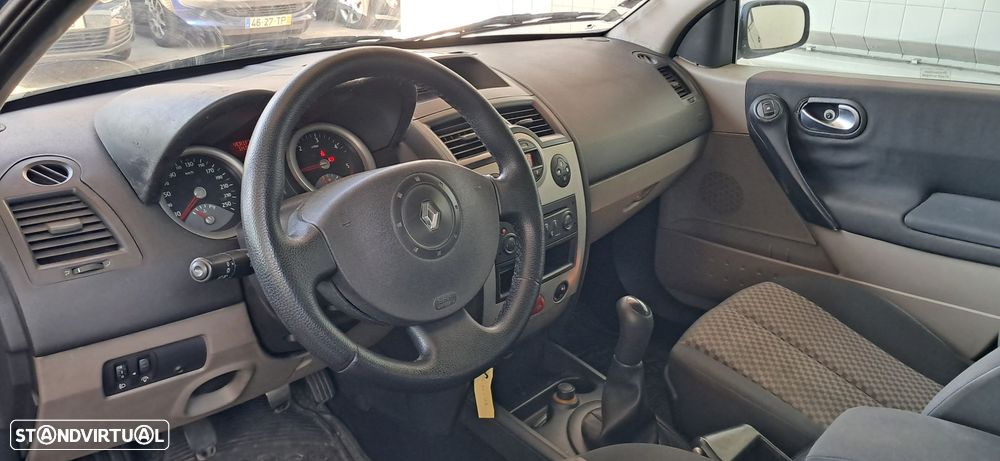 Renault Mégane 1.5 dCi Confort Authentique - 8