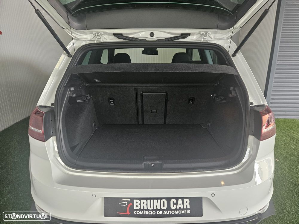 VW Golf R 2.0 TSI OPF 4Motion DSG - 10