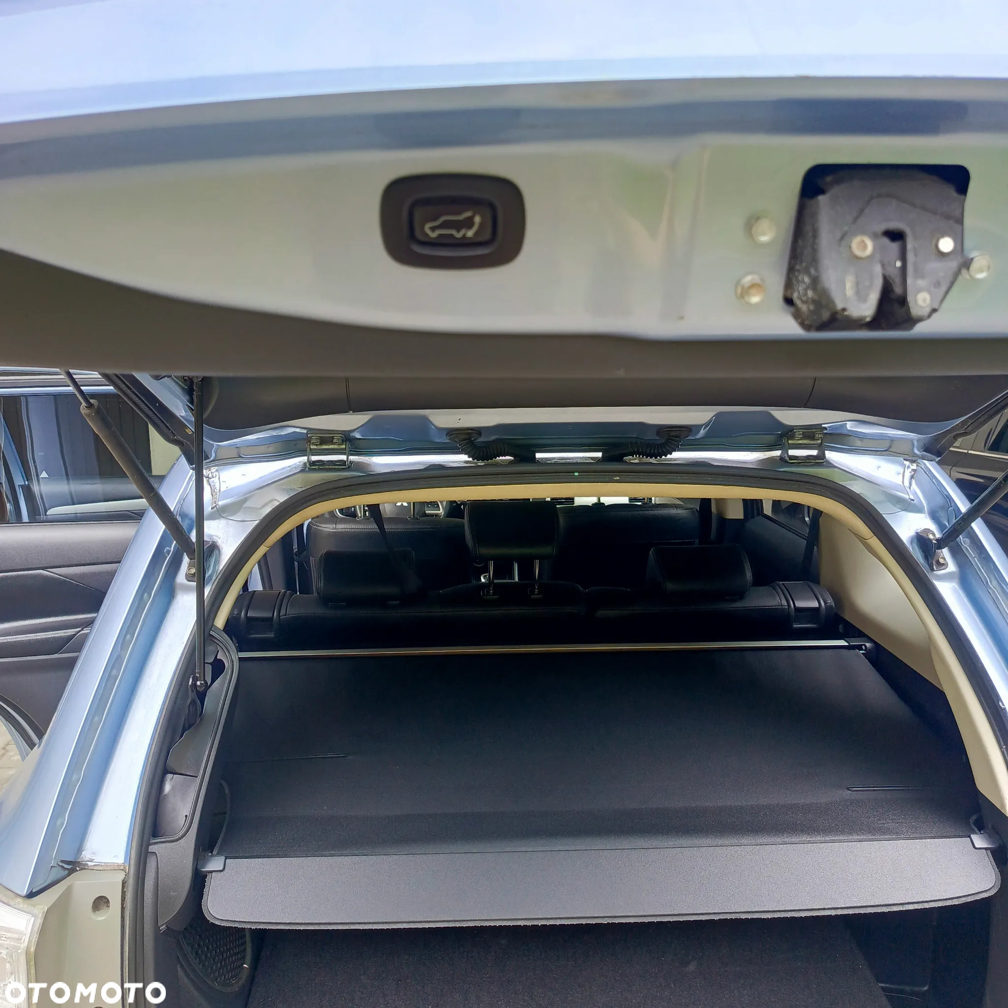 Mitsubishi Outlander PHEV Instyle NAVI + - 11