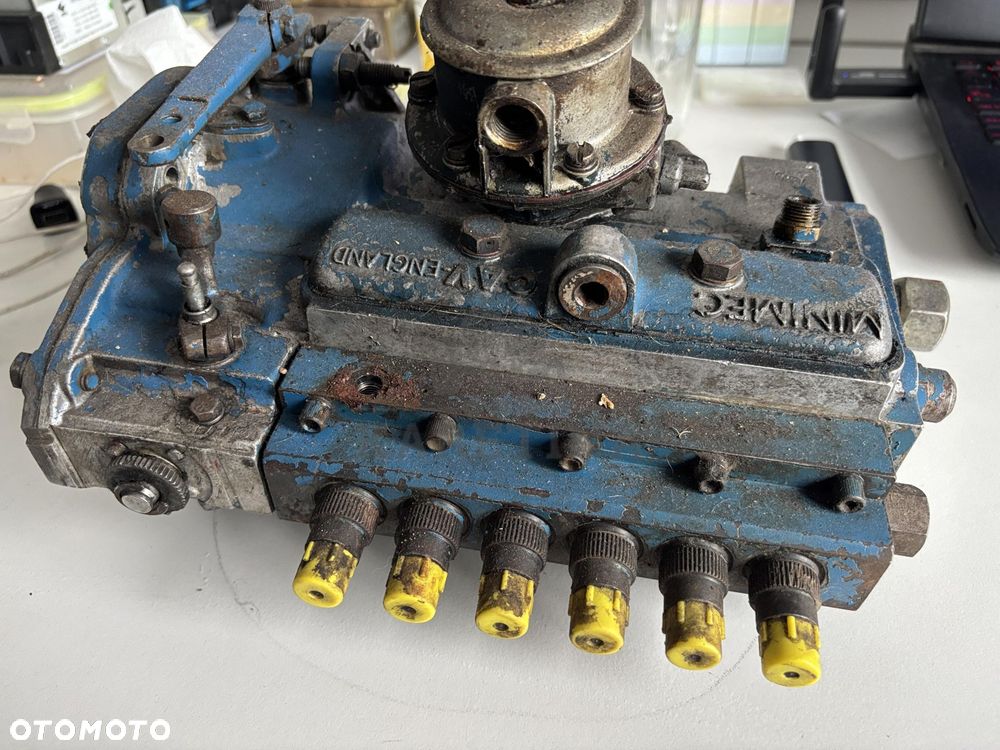 Ford TW25 - pompa wtryskowa paliwa - 3