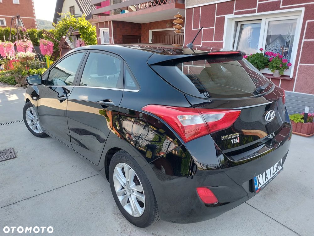 Hyundai i30 blue 1.6 GDI YES Gold - 4