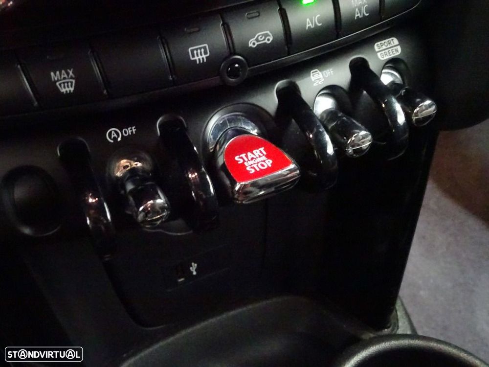 MINI 3 Portas John Cooper Works - 26