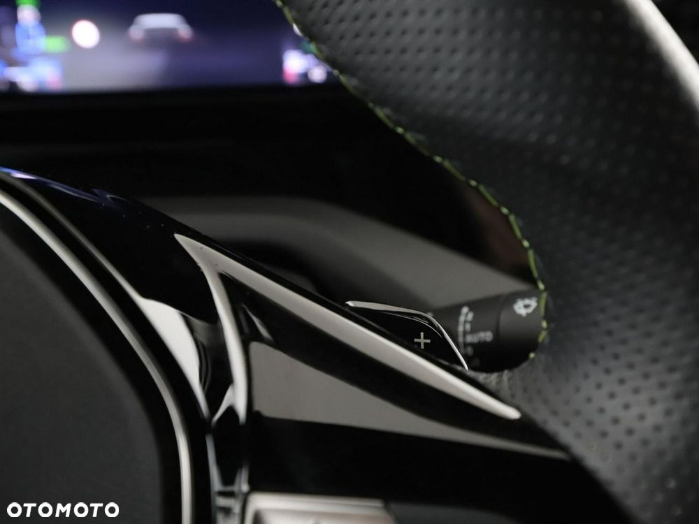 Peugeot 408 1.6 Plug-In Hybrid 225 GT EAT8 - 34
