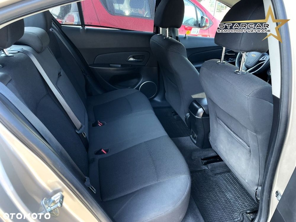 Chevrolet Cruze - 11