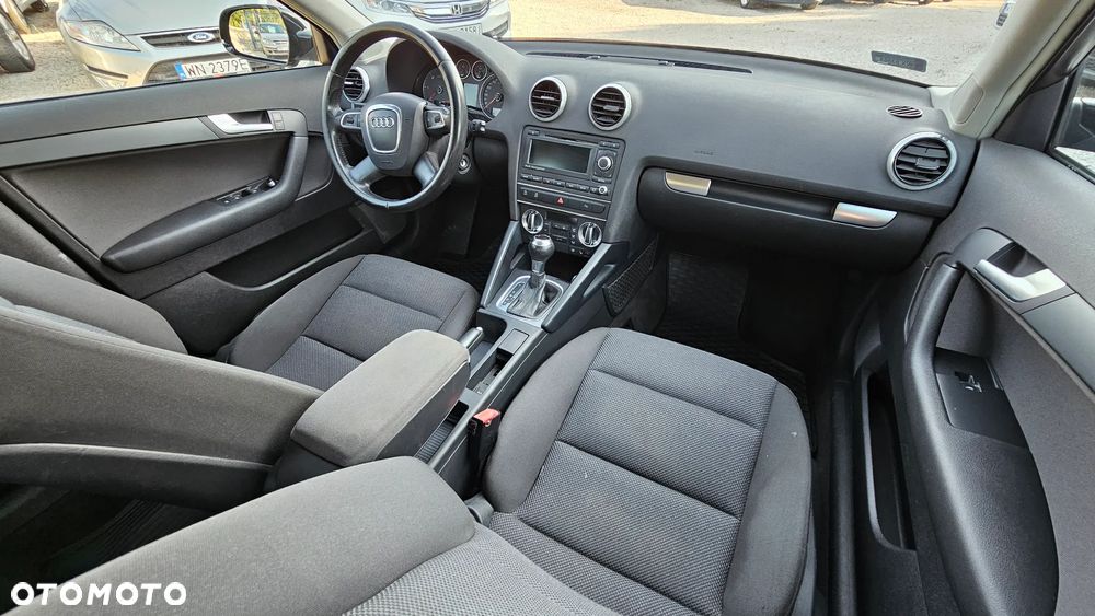 Audi A3 Sportback 1.6 TDI DPF Ambiente S tronic - 18