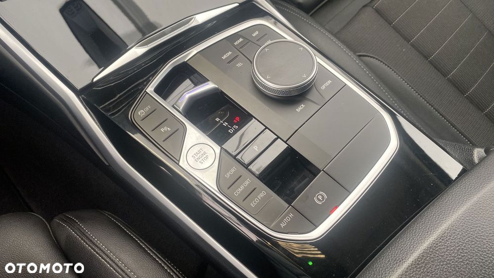 BMW Seria 3 320d xDrive mHEV - 19
