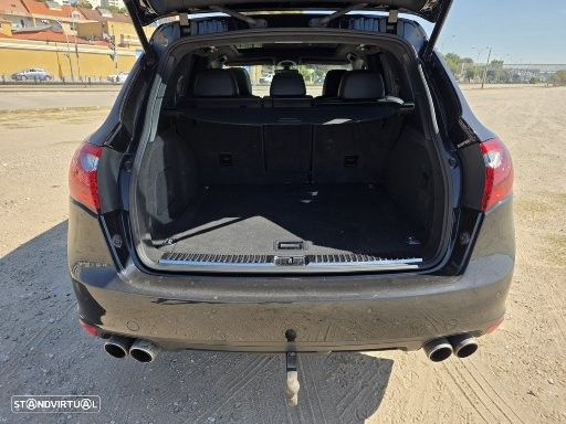 Porsche Cayenne Turbo Tiptronic S - 33