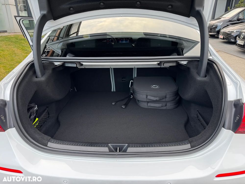 Mercedes-Benz A 250 e Sedan 8G-DCT Lim. Progressive Advanced - 25