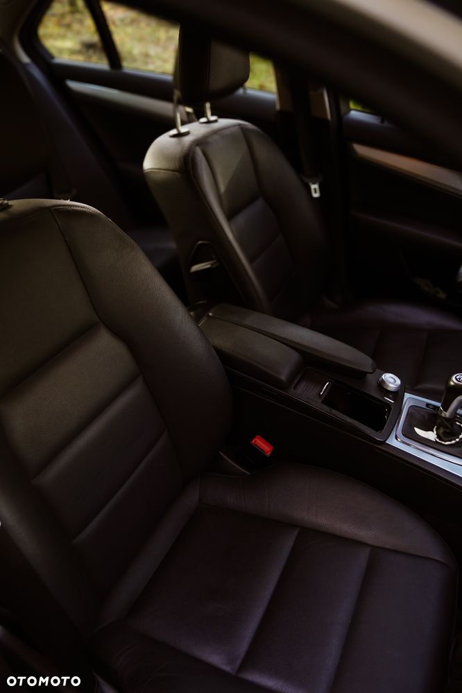 Mercedes-Benz Klasa C 350 CDI DPF 4Matic 7G-TRONIC BlueEFFICIENCY Elegance - 11