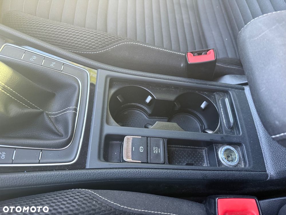 Volkswagen Golf 1.2 TSI BMT Comfortline - 14