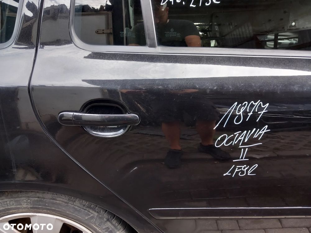 SKODA OCTAVIA II DRZWI PRAWE TYLNE PRAWY TYŁ KOMBI KOLOR: LF9E - 2