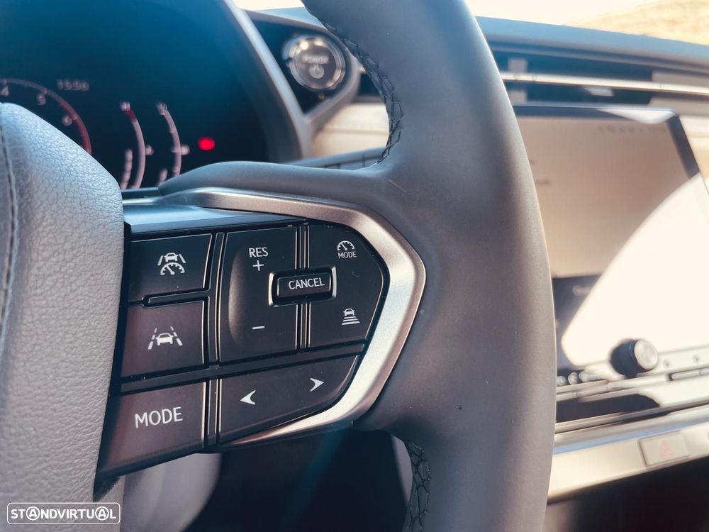 Lexus LBX Elegant - 32