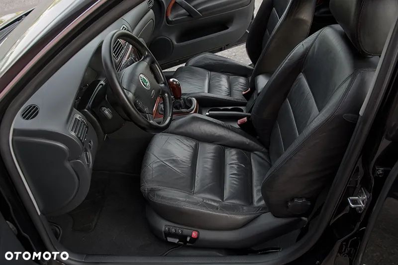 Skoda Superb 2.8 V6 Elegance - 29