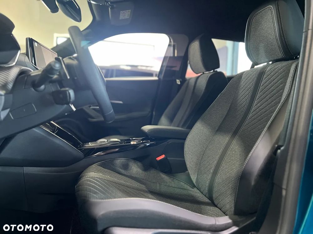 Peugeot 2008 PureTech mHEV Allure e-DCS6 - 7