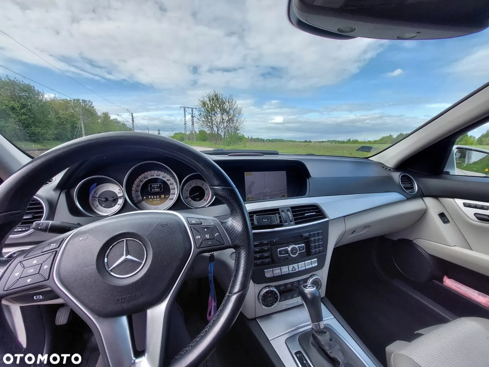 Mercedes-Benz Klasa C 250 CGI BlueEff Avantgarde - 9