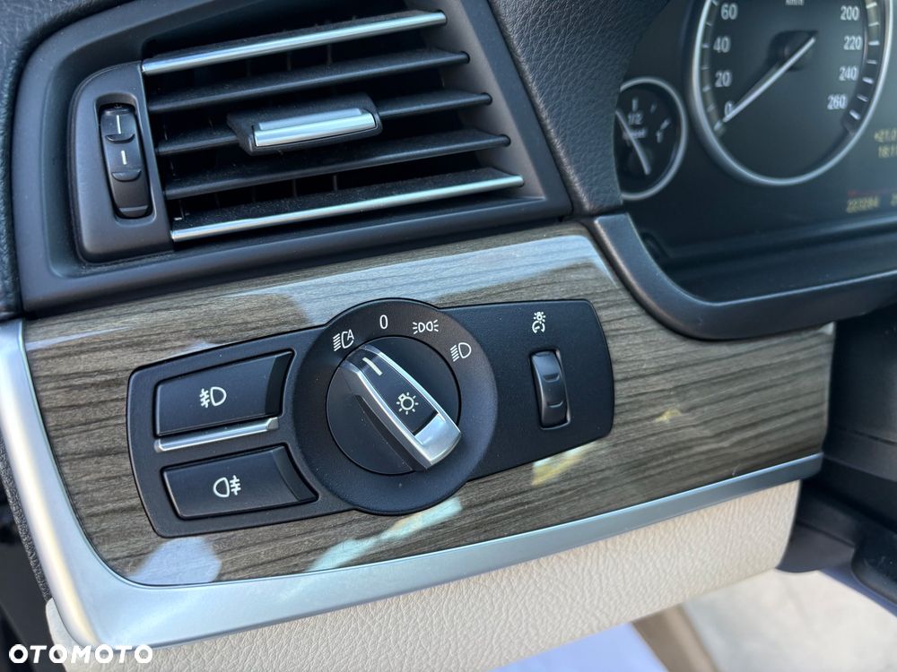 BMW Seria 5 520d xDrive Modern Line - 18