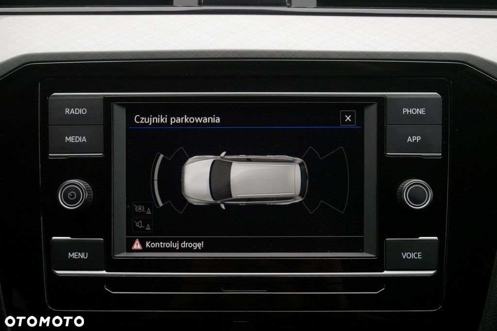Volkswagen Passat - 19