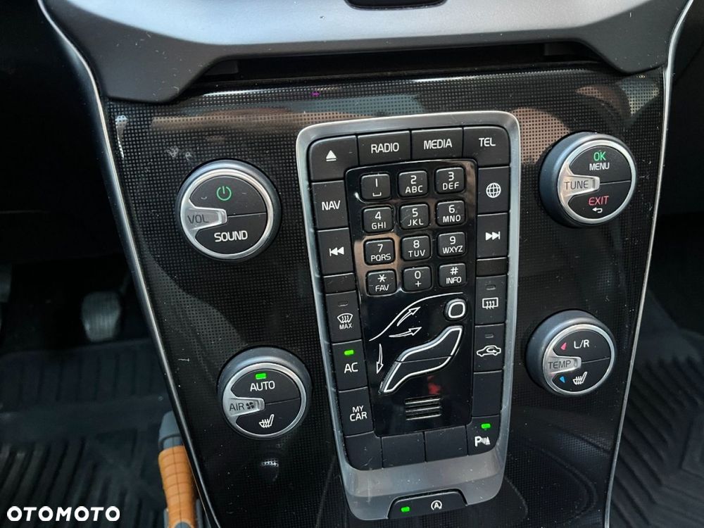 Volvo V40 D2 Inscription - 14