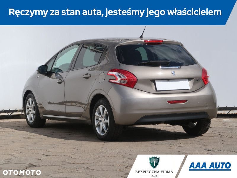 Peugeot 208 - 6