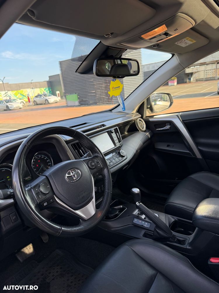 Toyota RAV4 - 5