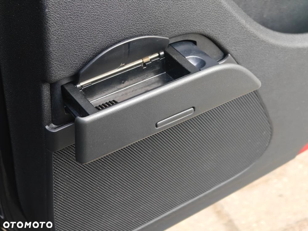 Volkswagen Passat 1.6 Comfortline - 25