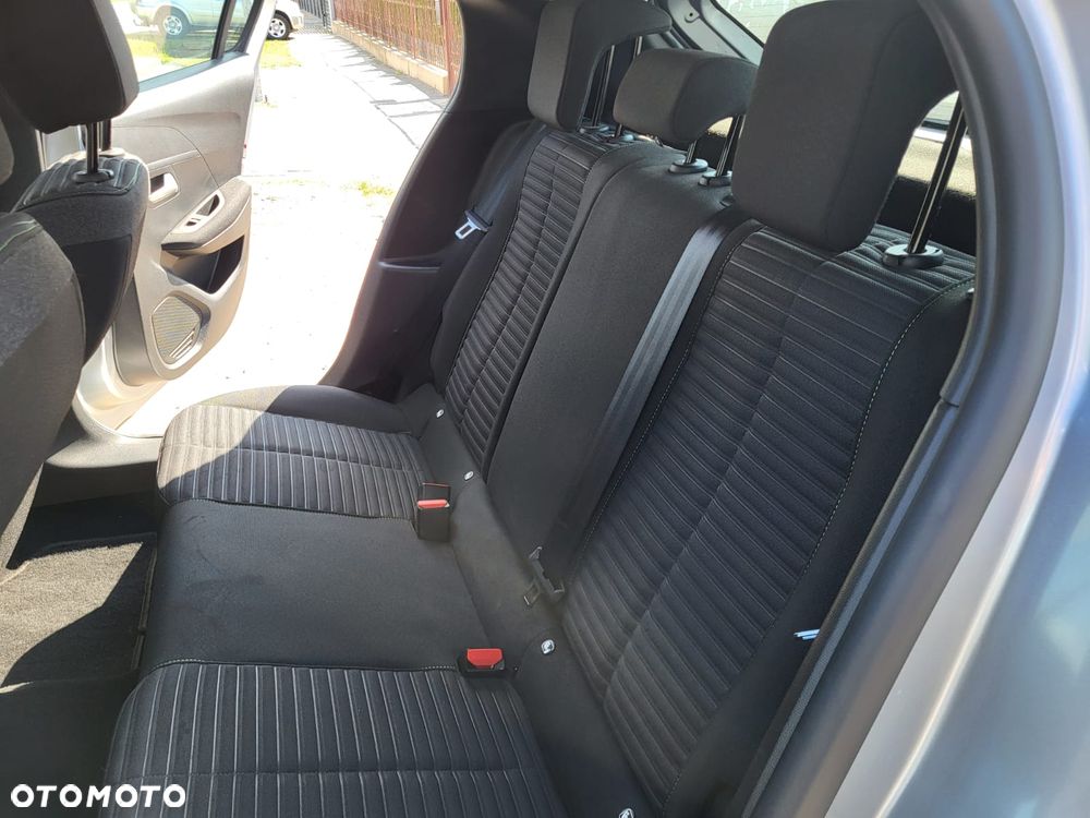 Peugeot 208 Benzin 100 Allure - 22