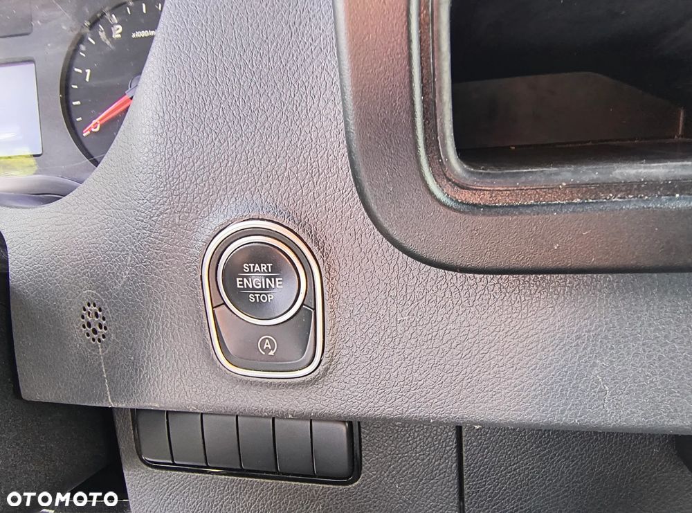 Mercedes-Benz Sprinter - 22