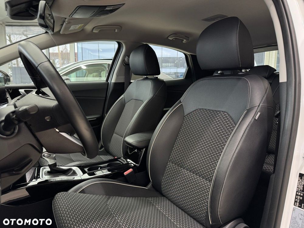 Kia XCeed - 10