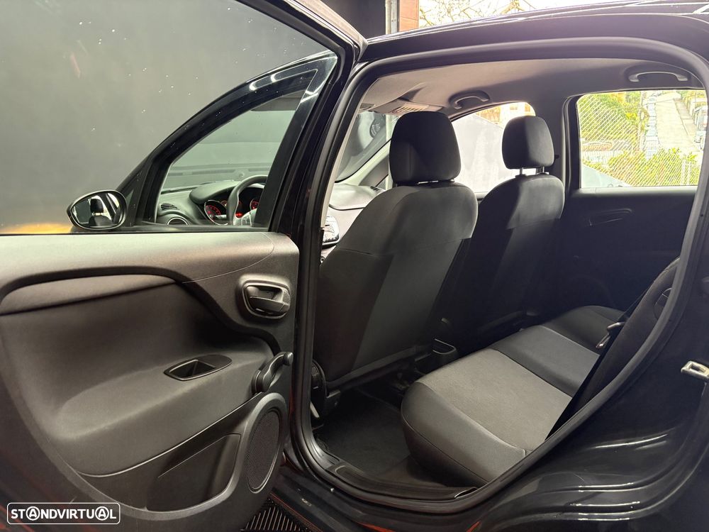 Fiat Grande Punto - 33