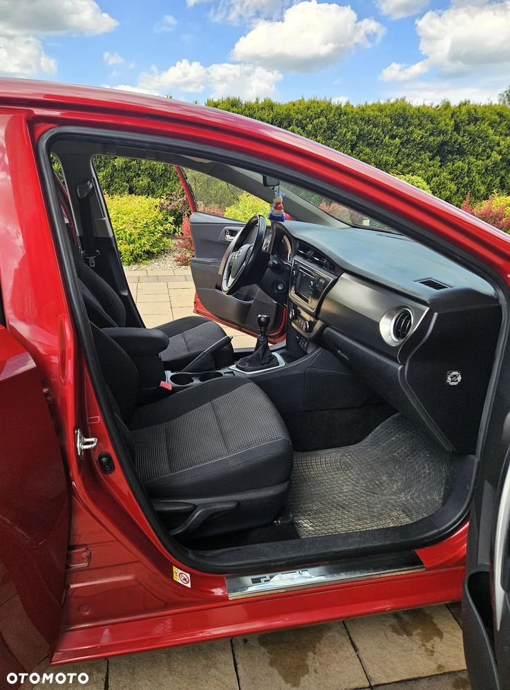 Toyota Auris 1.6 Premium - 10